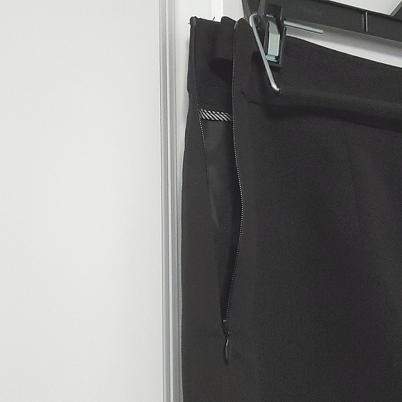 Pure Alfred Sung black skirt - Picture 4 of 4